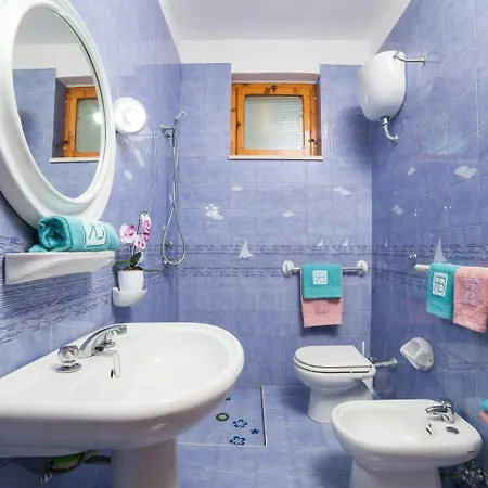 Tati 1 A 550 Mt Dal Mare Di Villa *